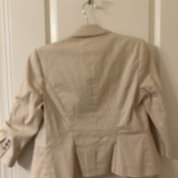 White House Black Market Cream Blazer with Notched Lapel - Picture 6 of 7